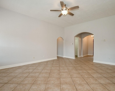 2811 Rayburn Ridge Drive - Photo Thumbnail 6