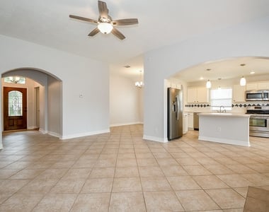 2811 Rayburn Ridge Drive - Photo Thumbnail 3