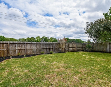 2811 Rayburn Ridge Drive - Photo Thumbnail 25