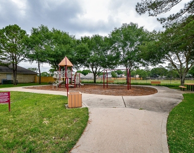 2811 Rayburn Ridge Drive - Photo Thumbnail 30
