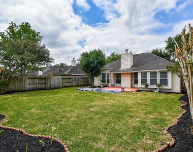 2811 Rayburn Ridge Drive - Photo Thumbnail 26