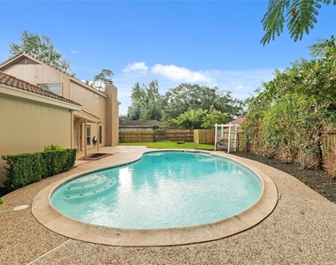 3711 Fern View Drive - Photo Thumbnail 6