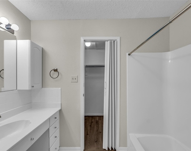 2453 Briarwest Boulevard - Photo Thumbnail 13