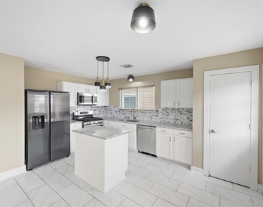 19407 Wann Park Drive - Photo Thumbnail 11