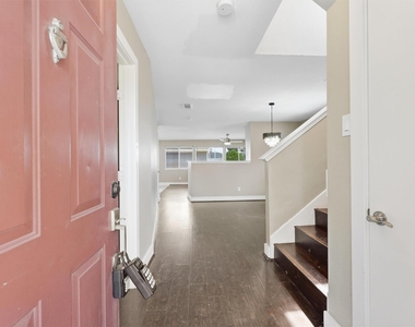 19407 Wann Park Drive - Photo Thumbnail 2