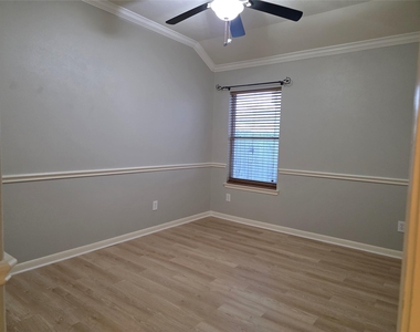 611 Arbor Green Lane - Photo Thumbnail 16