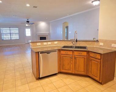 611 Arbor Green Lane - Photo Thumbnail 7
