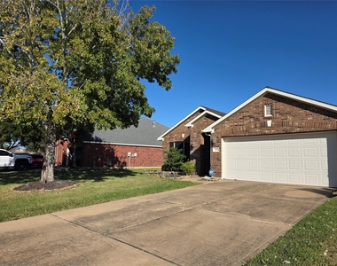 611 Arbor Green Lane - Photo Thumbnail 2