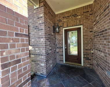 611 Arbor Green Lane - Photo Thumbnail 4