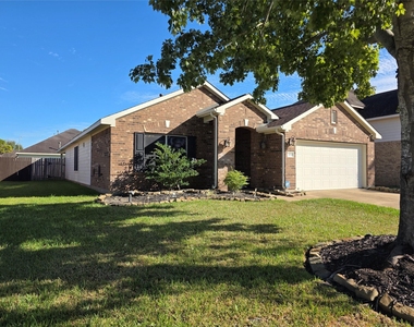 611 Arbor Green Lane - Photo Thumbnail 3