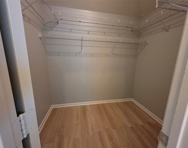 611 Arbor Green Lane - Photo Thumbnail 20