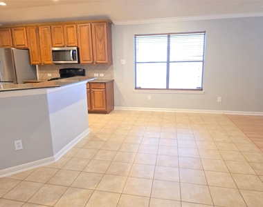 611 Arbor Green Lane - Photo Thumbnail 12