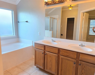 611 Arbor Green Lane - Photo Thumbnail 18