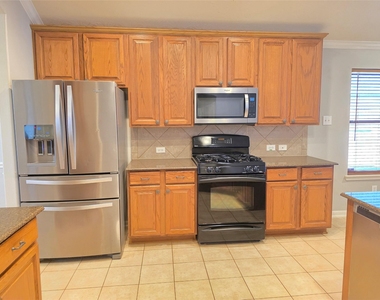611 Arbor Green Lane - Photo Thumbnail 8