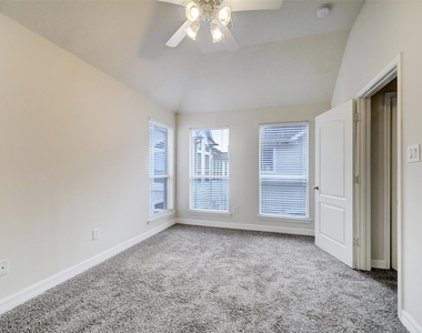 126 Detering Street - Photo Thumbnail 20
