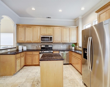 126 Detering Street - Photo Thumbnail 7