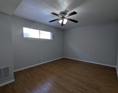 936 Heights Boulevard - Photo Thumbnail 7