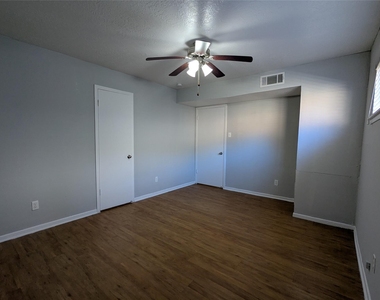 936 Heights Boulevard - Photo Thumbnail 6