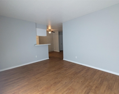 936 Heights Boulevard - Photo Thumbnail 2