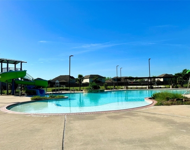 2903 Golden Honey Lane - Photo Thumbnail 32