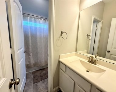 2903 Golden Honey Lane - Photo Thumbnail 25
