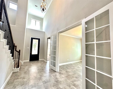 2903 Golden Honey Lane - Photo Thumbnail 3