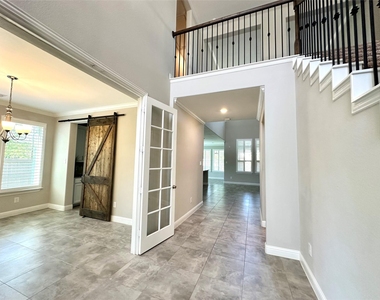 2903 Golden Honey Lane - Photo Thumbnail 5