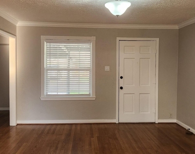 1807 Angeline Street - Photo Thumbnail 11