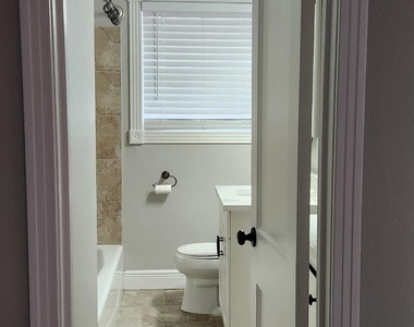 1807 Angeline Street - Photo Thumbnail 6