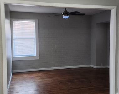 1807 Angeline Street - Photo Thumbnail 4