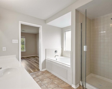 6105 Larrycrest Drive - Photo Thumbnail 20