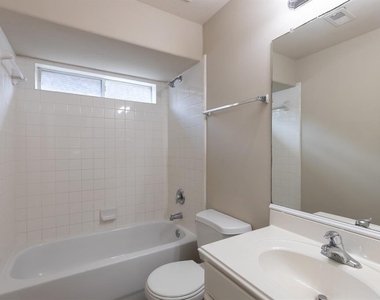 6105 Larrycrest Drive - Photo Thumbnail 10