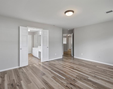 6105 Larrycrest Drive - Photo Thumbnail 18