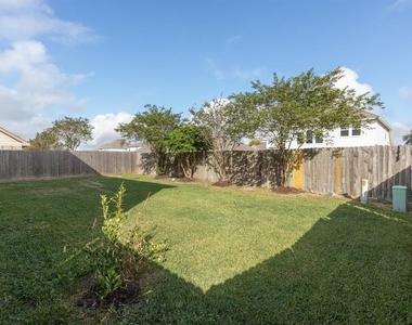 6105 Larrycrest Drive - Photo Thumbnail 29