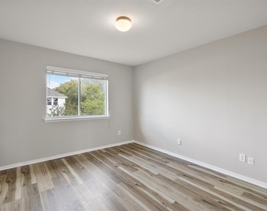 6105 Larrycrest Drive - Photo Thumbnail 22