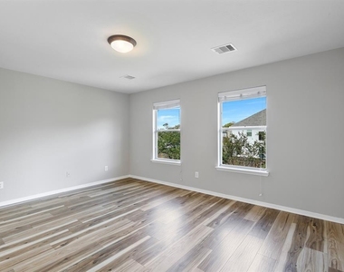 6105 Larrycrest Drive - Photo Thumbnail 24