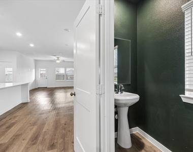 3931 Windy Whisper Drive - Photo Thumbnail 11