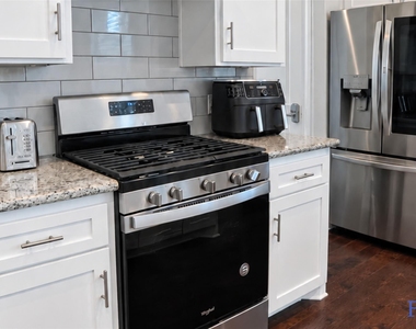 3307 Beverly Forest Drive - Photo Thumbnail 7