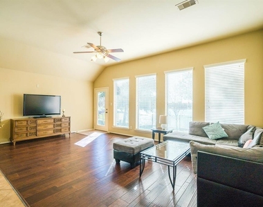 11015 Brighton Gardens Drive - Photo Thumbnail 14