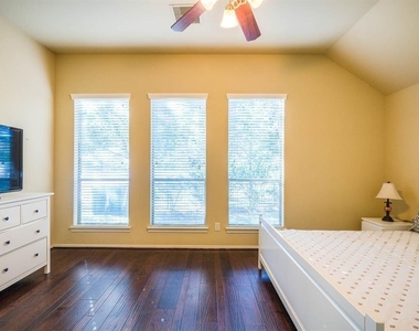 11015 Brighton Gardens Drive - Photo Thumbnail 24