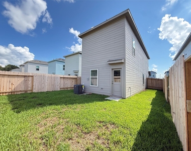 3650 Duplet Ave - Photo Thumbnail 10