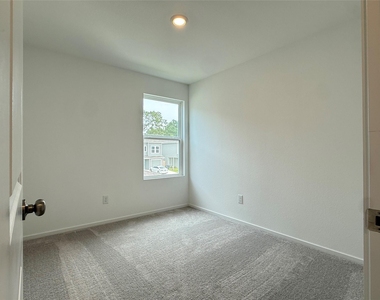 3650 Duplet Ave - Photo Thumbnail 7