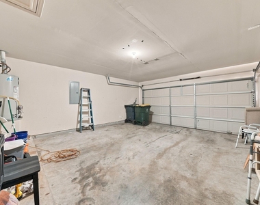 9911 Sterling Place Drive - Photo Thumbnail 16