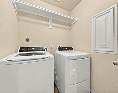 9911 Sterling Place Drive - Photo Thumbnail 15