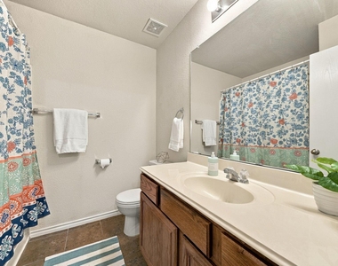 9911 Sterling Place Drive - Photo Thumbnail 14