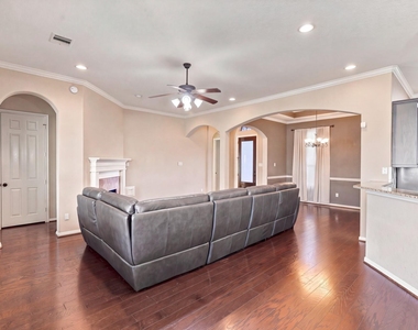 293 W Bend Drive - Photo Thumbnail 4