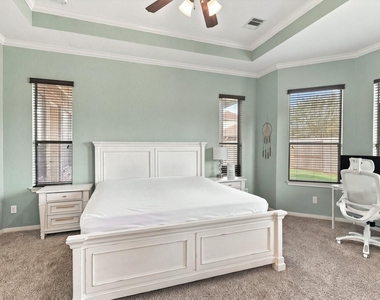 293 W Bend Drive - Photo Thumbnail 13