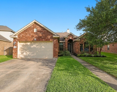 293 W Bend Drive - Photo Thumbnail 1