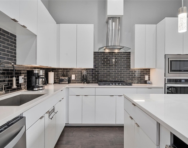 5116 Del Sur Street - Photo Thumbnail 5