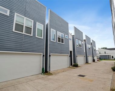 5116 Del Sur Street - Photo Thumbnail 2